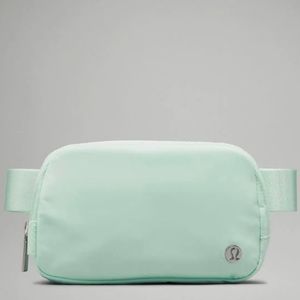 Lululemon Everywhere Belt Bag